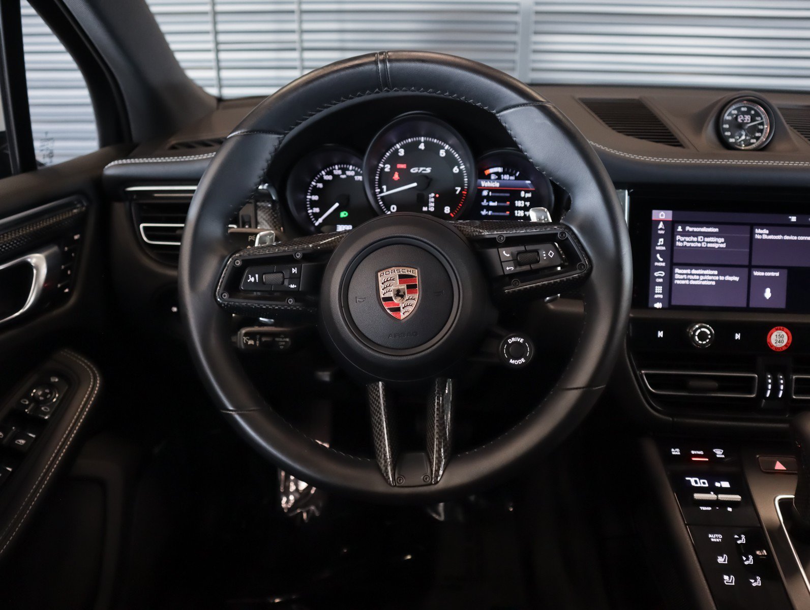 Certified 2025 Porsche Macan GTS AWD/4WD image 15