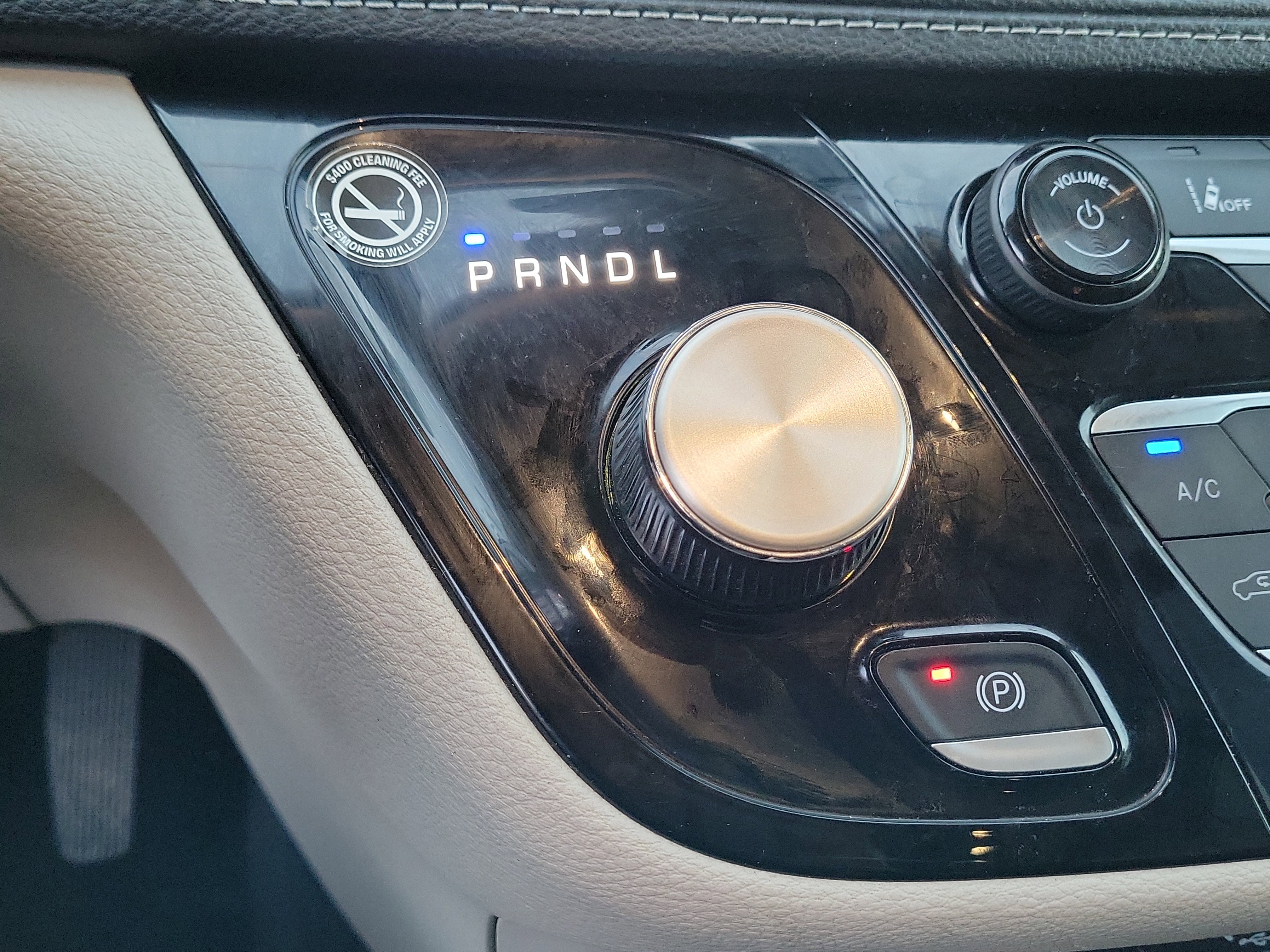 Used 2024 Chrysler Pacifica Select image 27