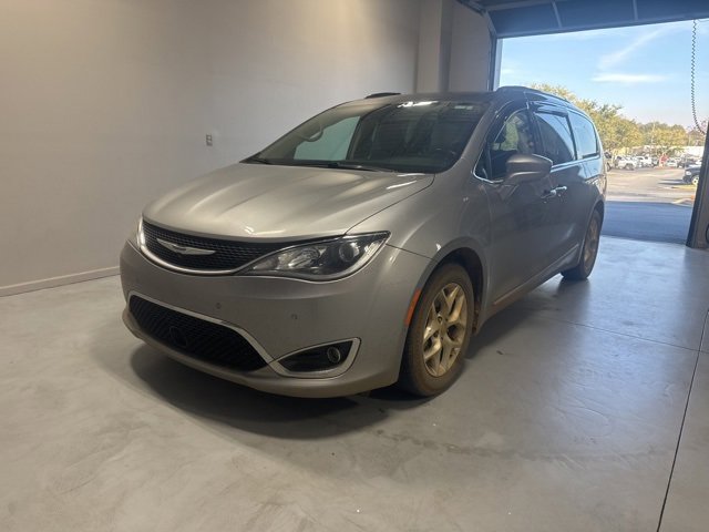 Used 2020 Chrysler Pacifica Touring-L Plus w/ Tire & Wheel Group image 2