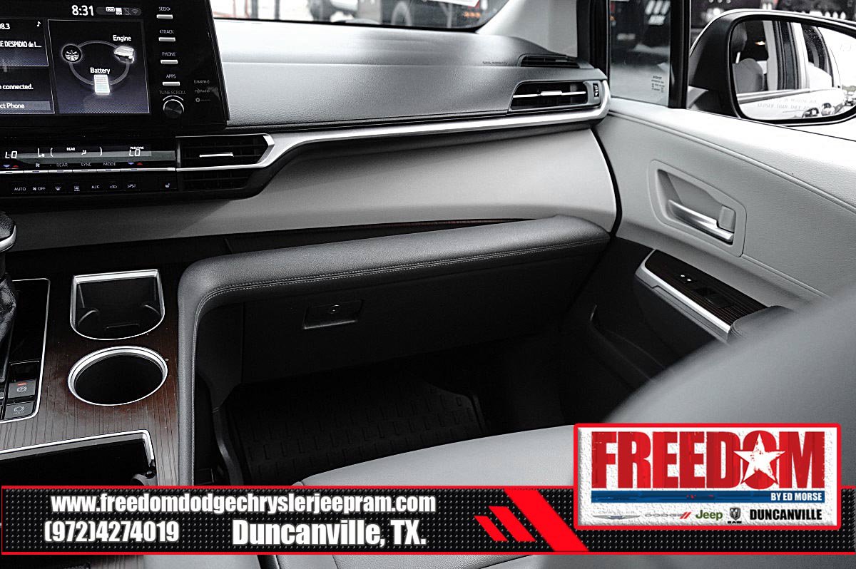 Used 2021 Toyota Sienna XLE FWD image 37