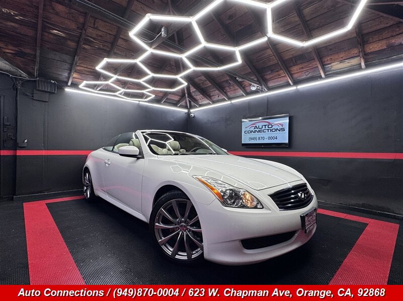 Used 2010 INFINITI G37 Convertible w/ Premium Pkg RWD image 1