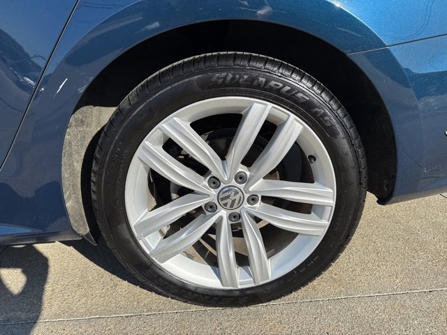 Used 2019 Volkswagen Passat 2.0T Wolfsburg image 50