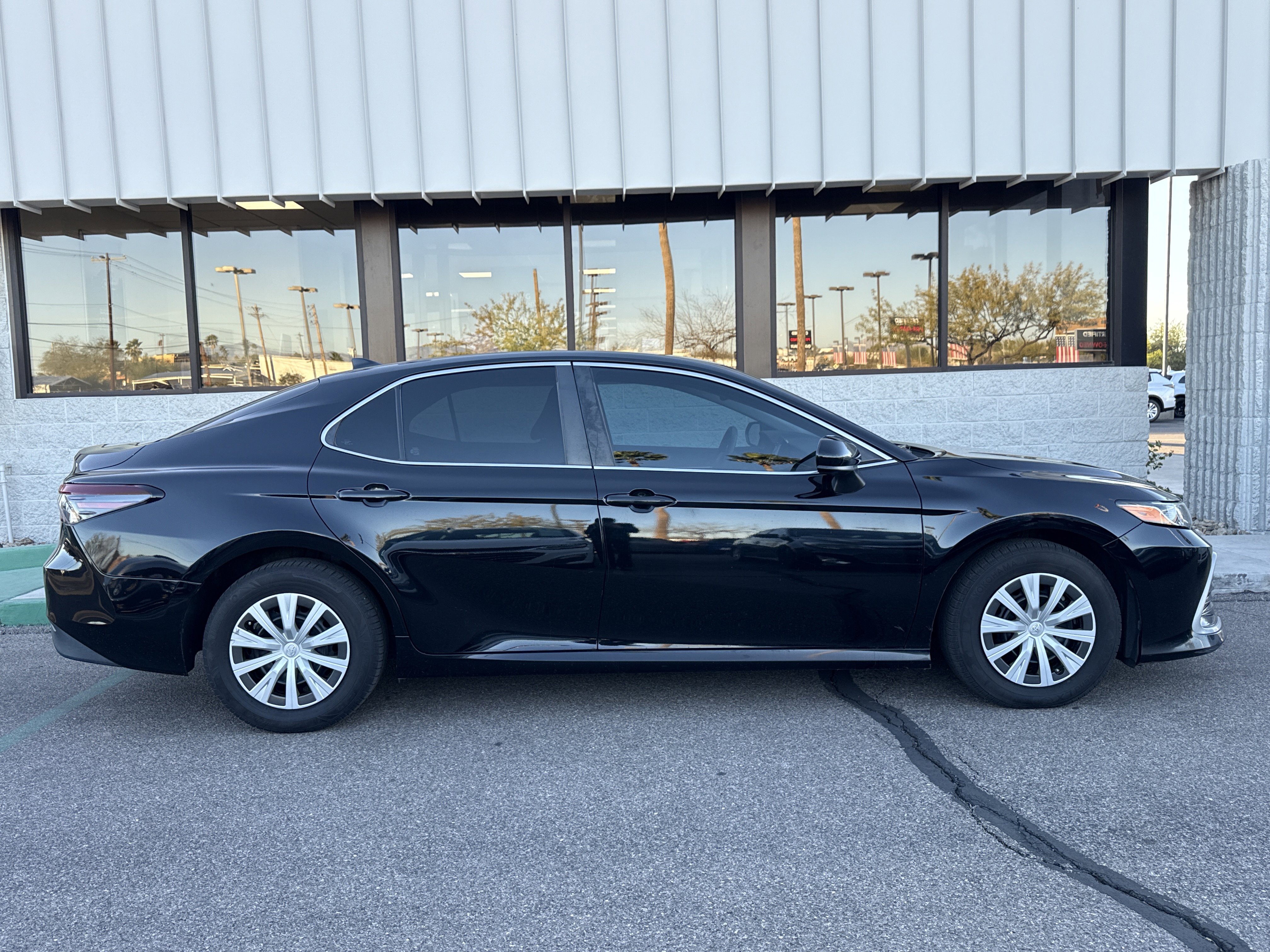 Used 2022 Toyota Camry LE image 25