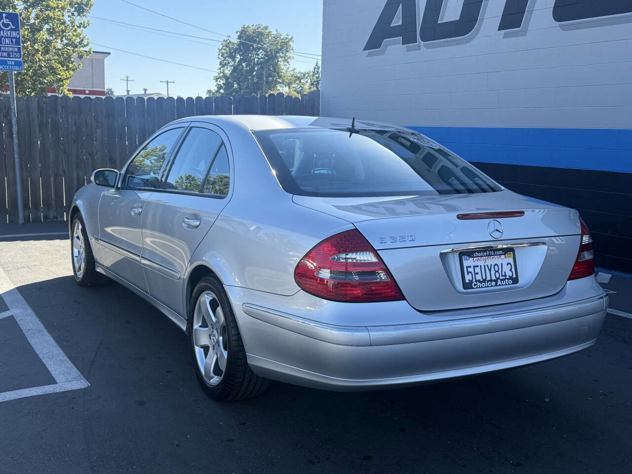 Used 2003 Mercedes-Benz E 320 Sedan image 4