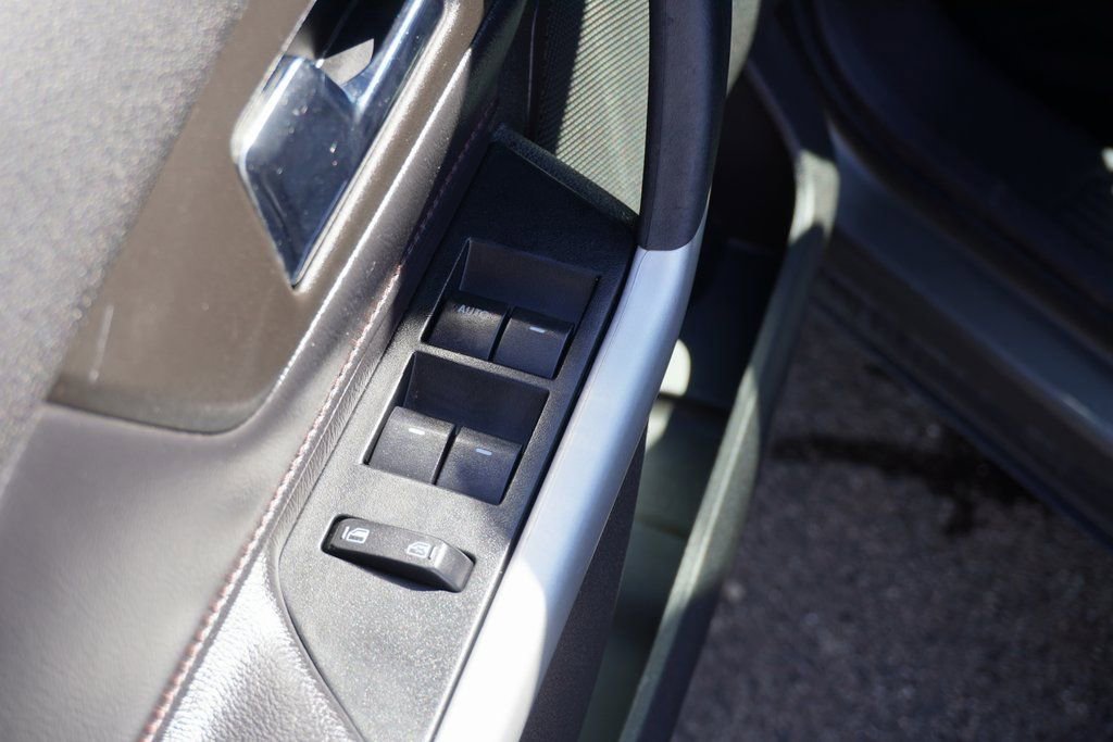 Used 2012 Ford Edge SEL image 18