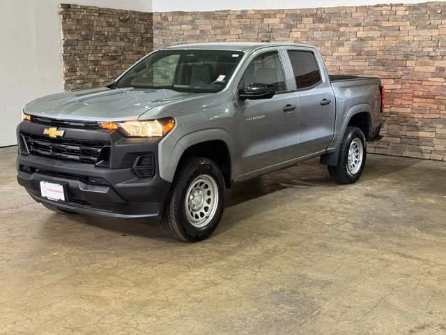 Used 2024 Chevrolet Colorado W/T w/ Advanced Trailering Package RWD image 2