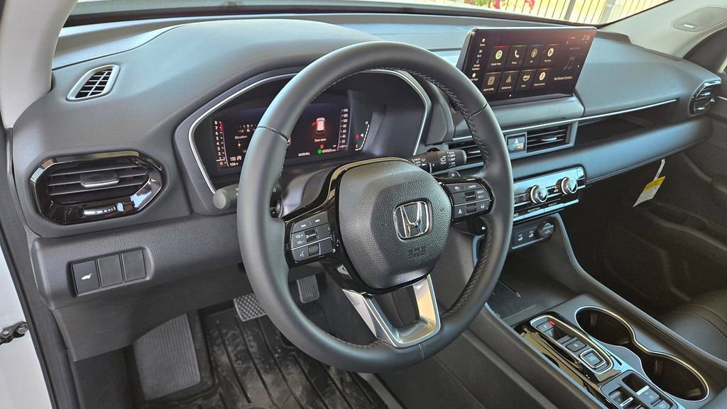 New 2026 Honda Pilot Touring image 7