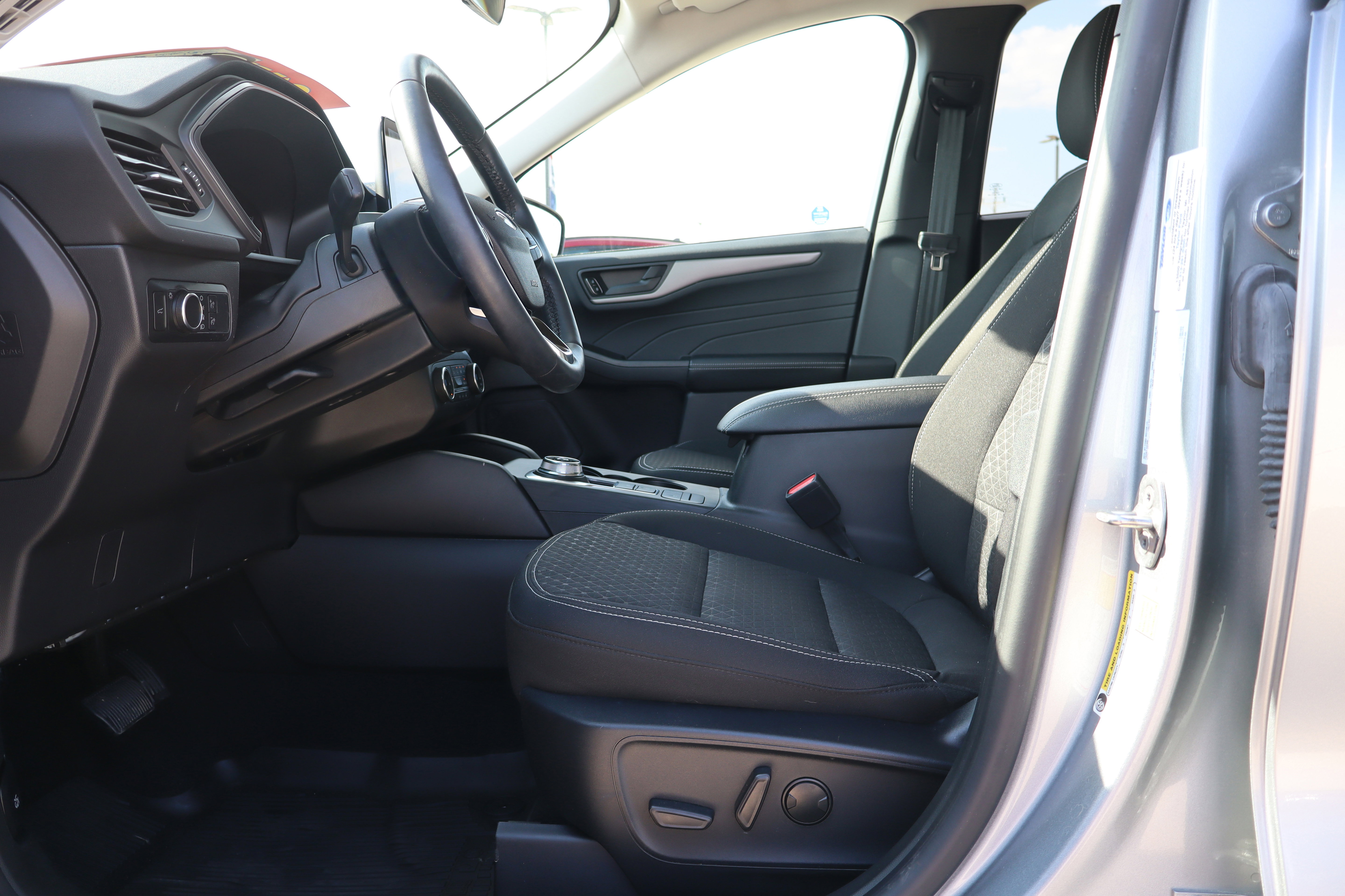 Used 2024 Ford Escape Active image 10