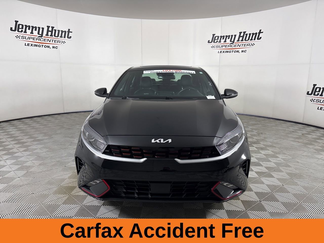 Used 2024 Kia Forte GT-Line w/ GT-Line Premium Package FWD image 3