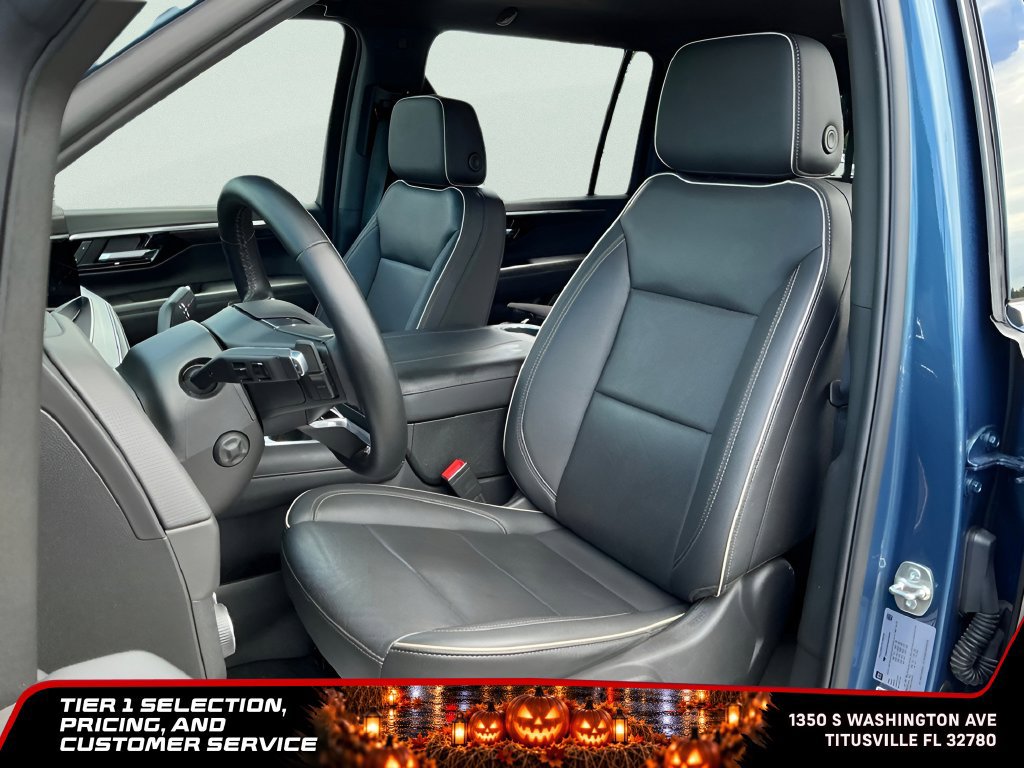 Used 2025 Chevrolet Suburban Premier RWD image 30