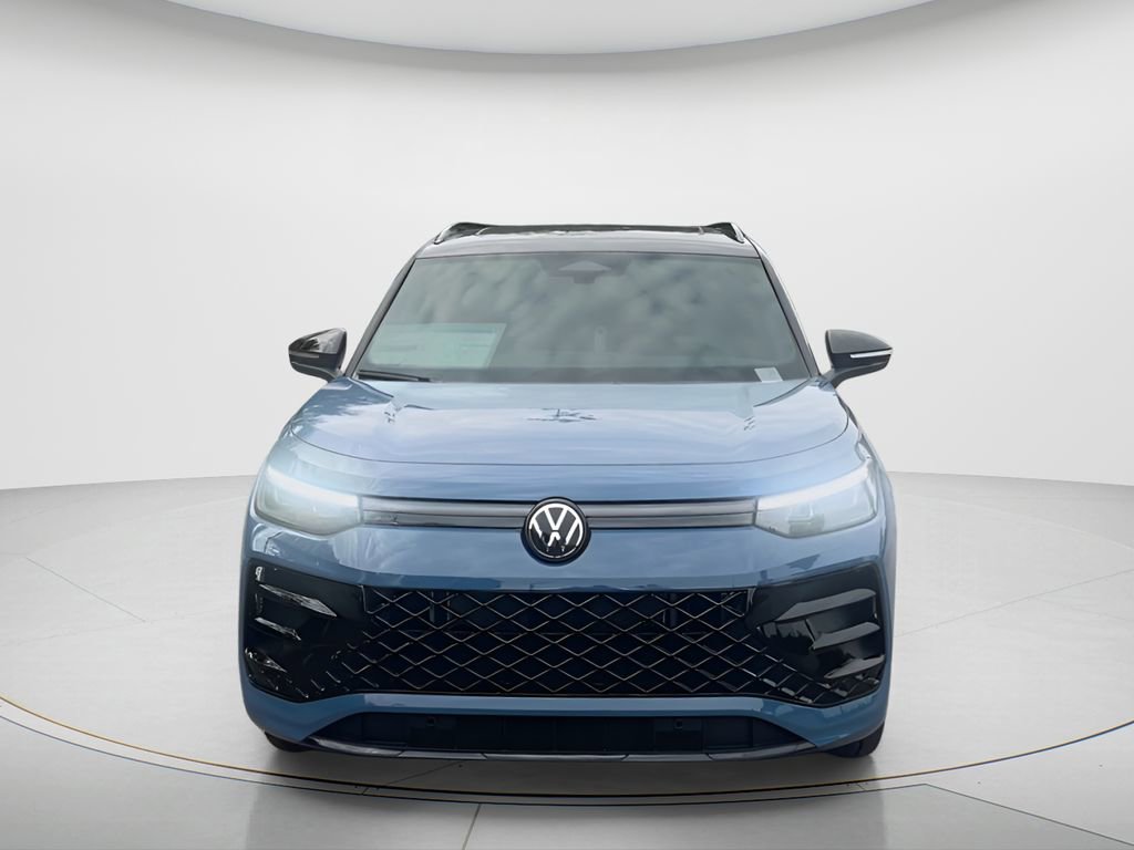New 2026 Volkswagen Tiguan SE R-Line AWD/4WD image 3