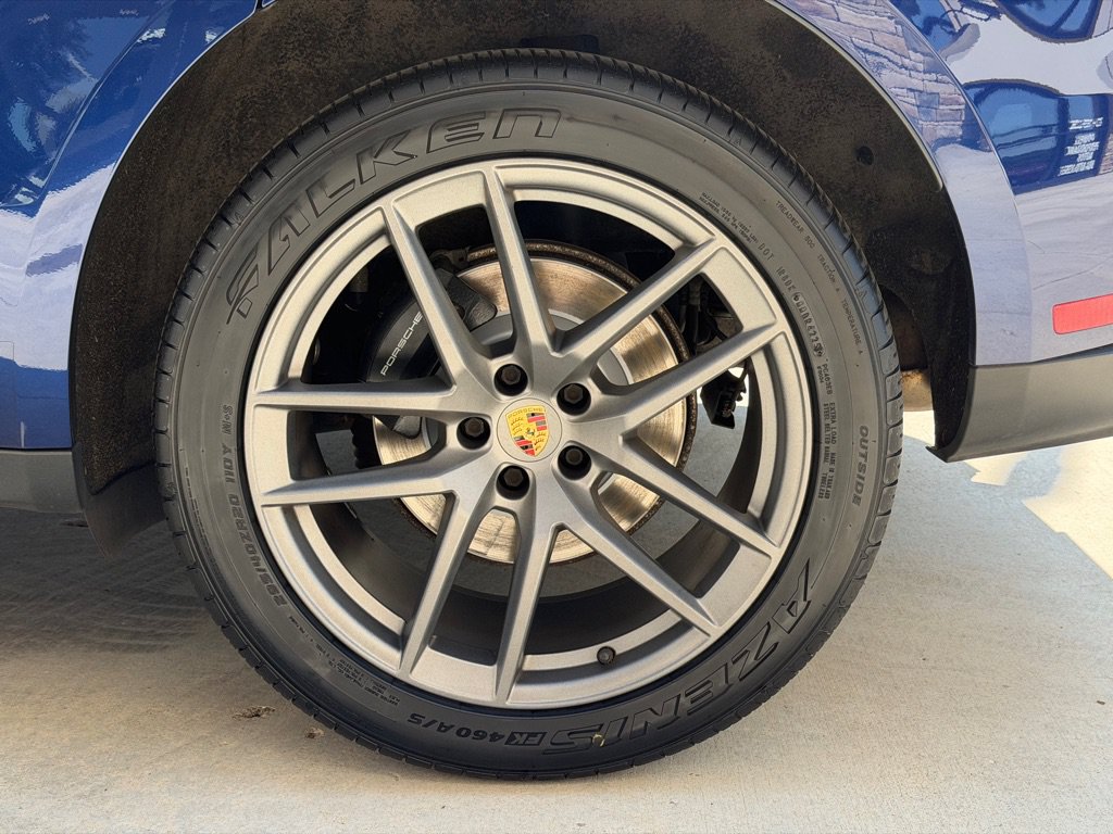 Used 2022 Porsche Macan AWD/4WD image 17