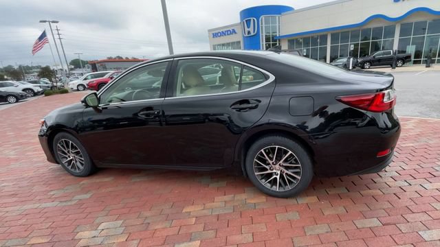 Used 2016 Lexus ES 350 w/ Luxury Package w/Wood Trim FWD image 7