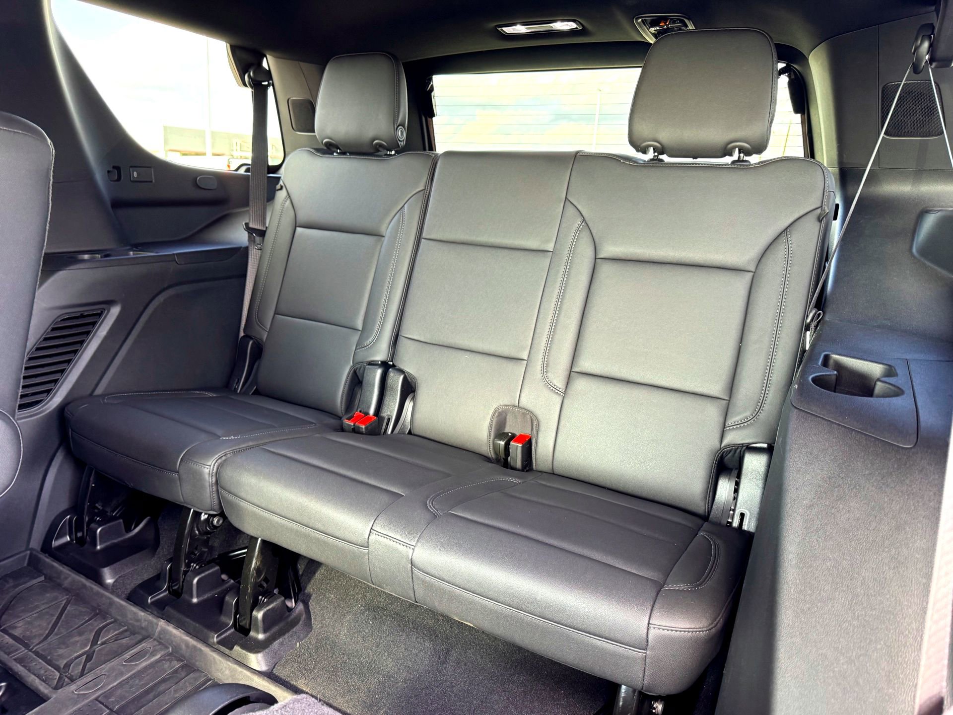 Used 2026 Chevrolet Tahoe Z71 w/ Comfort Package image 17