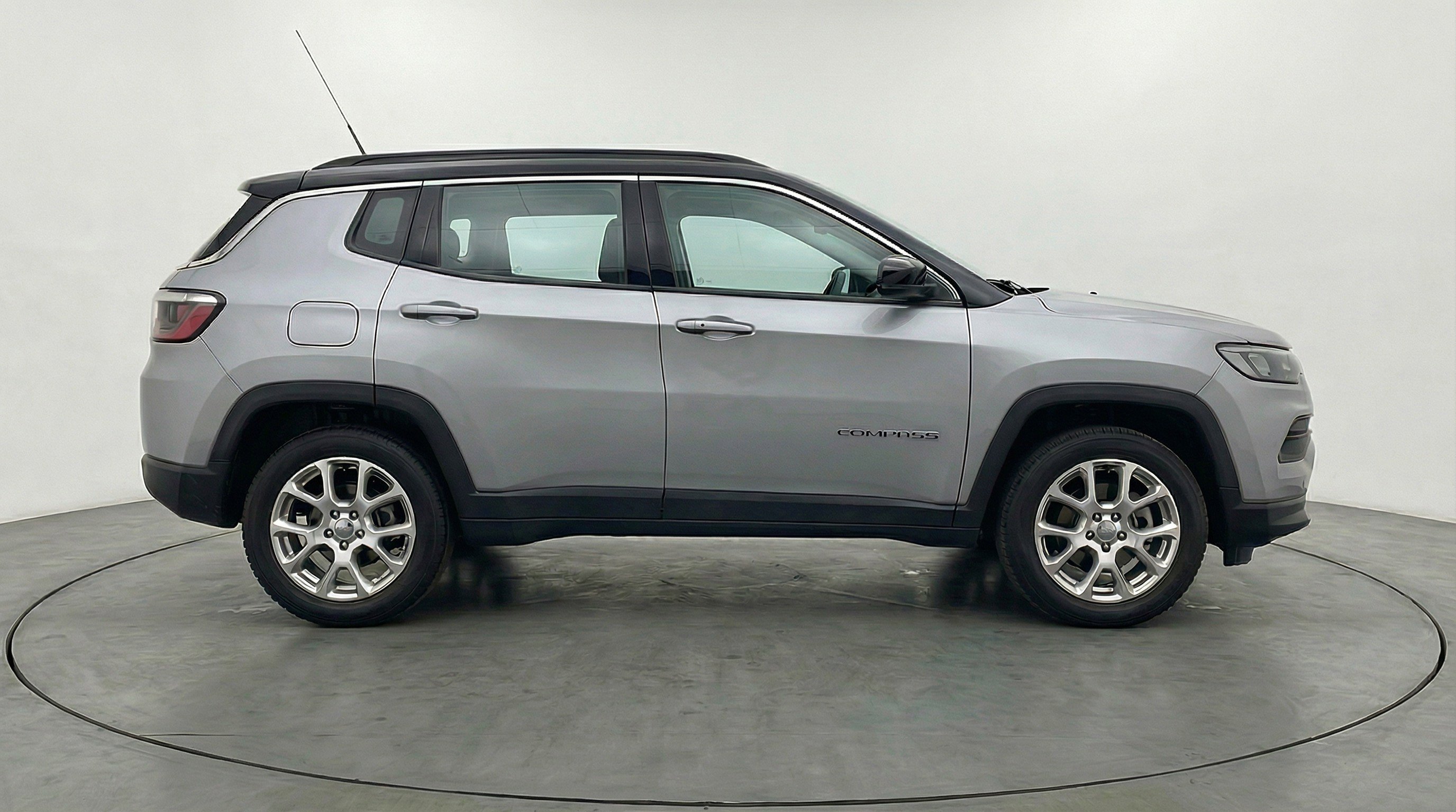 Used 2025 Jeep Compass Limited AWD/4WD image 11