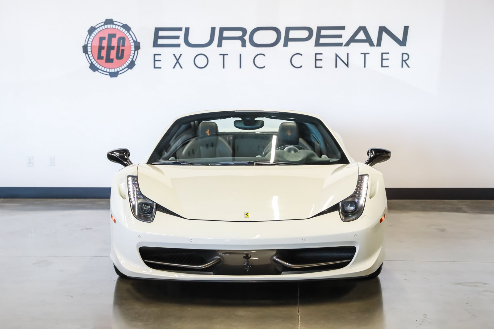 Used 2013 Ferrari 458 Spider RWD image 2