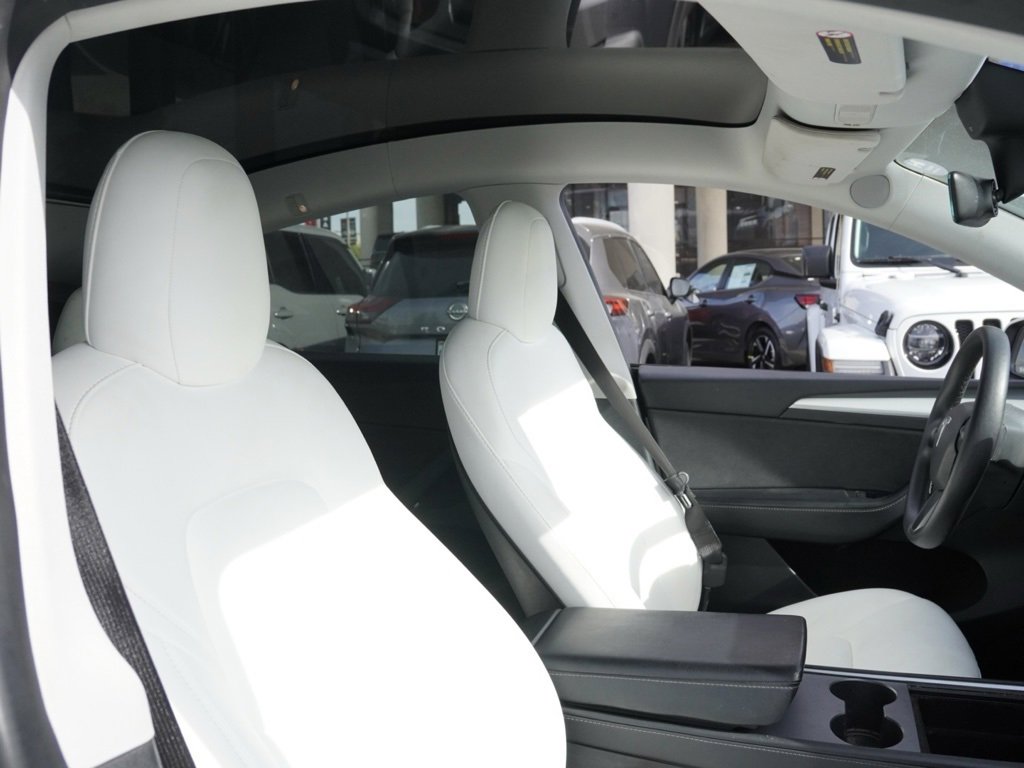 Used 2022 Tesla Model Y Performance image 17