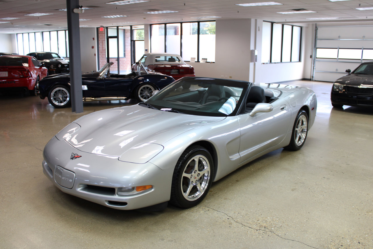 Used 2004 Chevrolet Corvette Convertible w/ Preferred Equipment Group image 3
