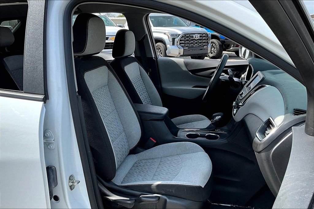 Used 2022 Chevrolet Equinox LS w/ LS Convenience Package image 10