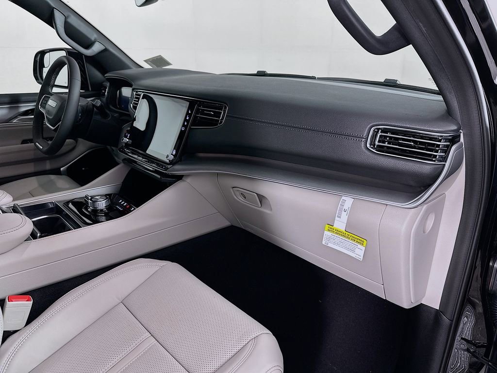 New 2026 Jeep Grand Wagoneer Limited AWD/4WD image 38