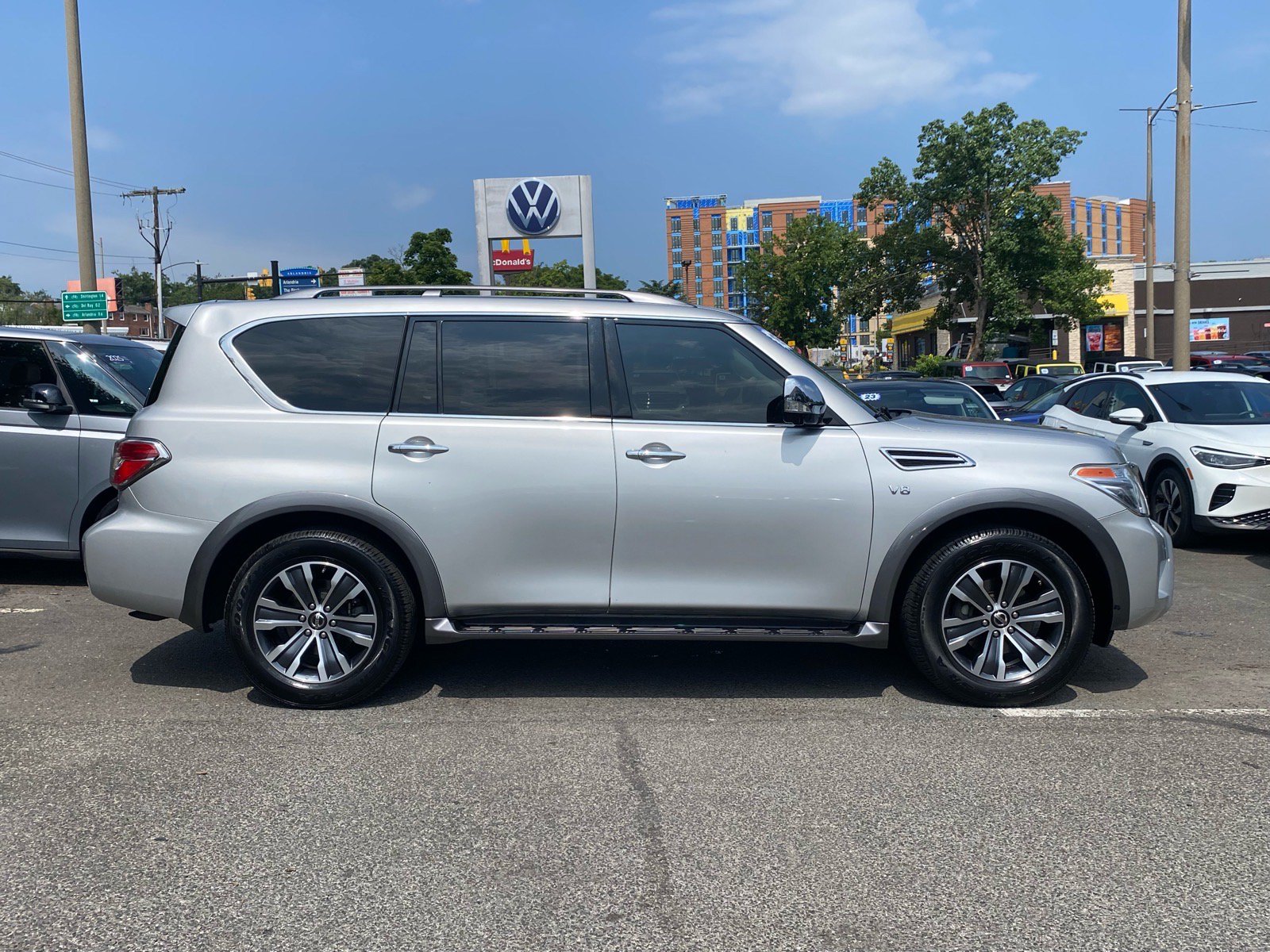 Used 2019 Nissan Armada SL w/ Premium Package RWD image 2