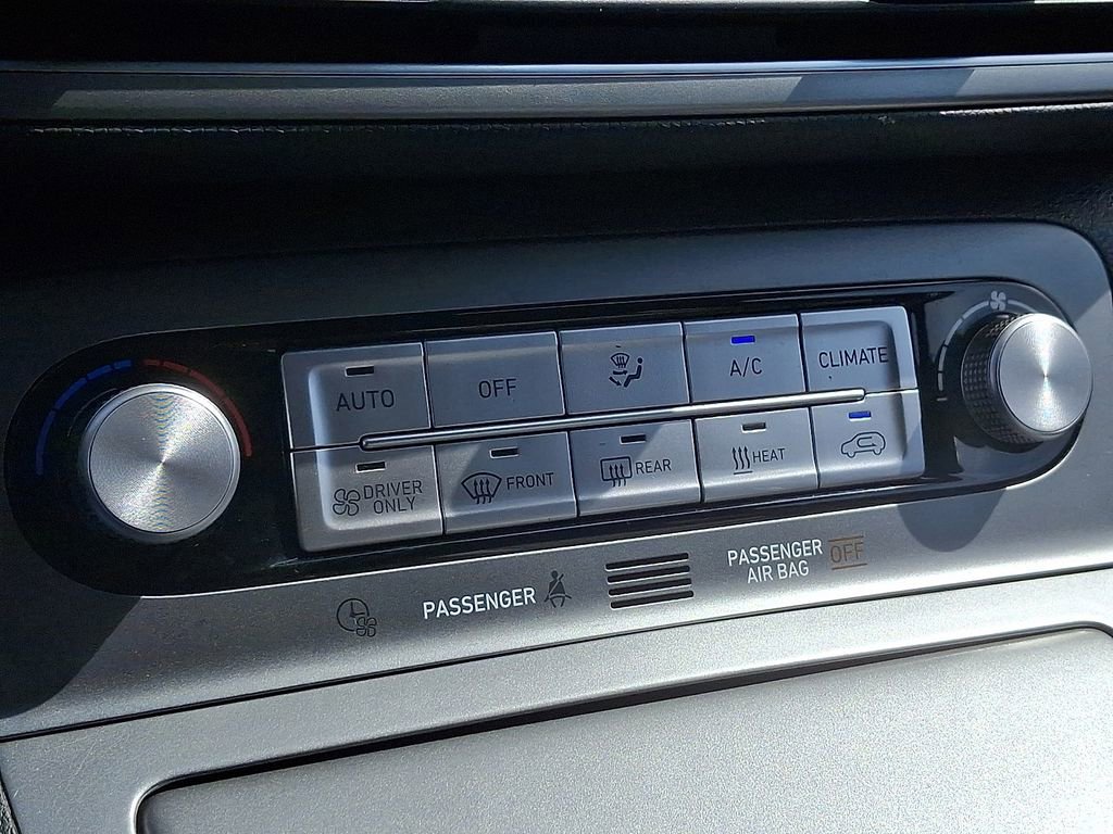 Used 2023 Hyundai Kona SE image 18