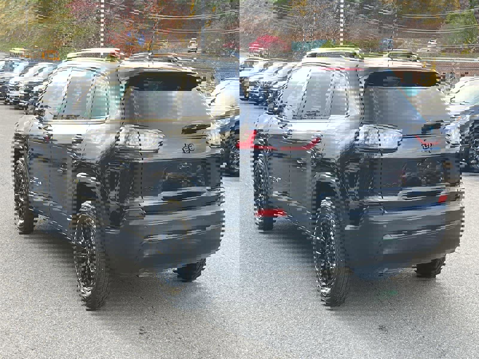 Used 2023 Jeep Cherokee Altitude Lux image 3