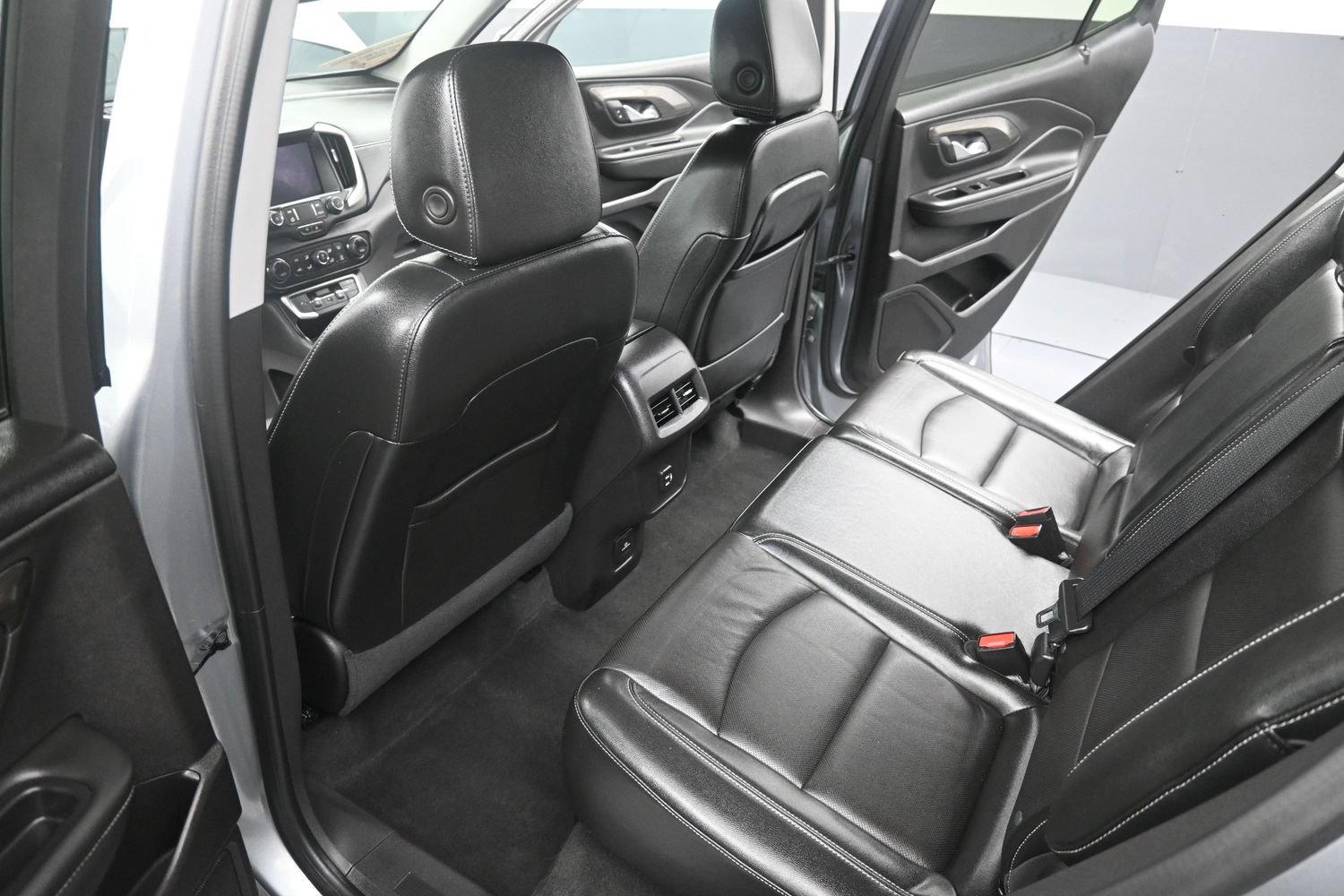 Used 2024 GMC Terrain SLT w/ Elevation Edition AWD/4WD image 15