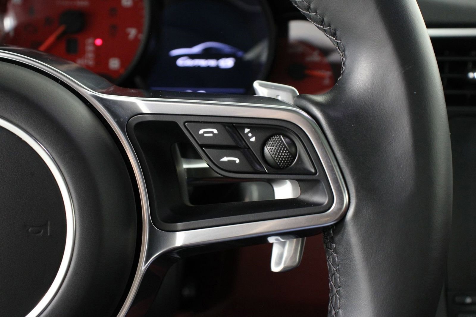 Certified 2018 Porsche 911 Carrera 4S image 15