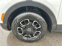 Used 2022 Hyundai Santa Cruz SEL Premium image 14