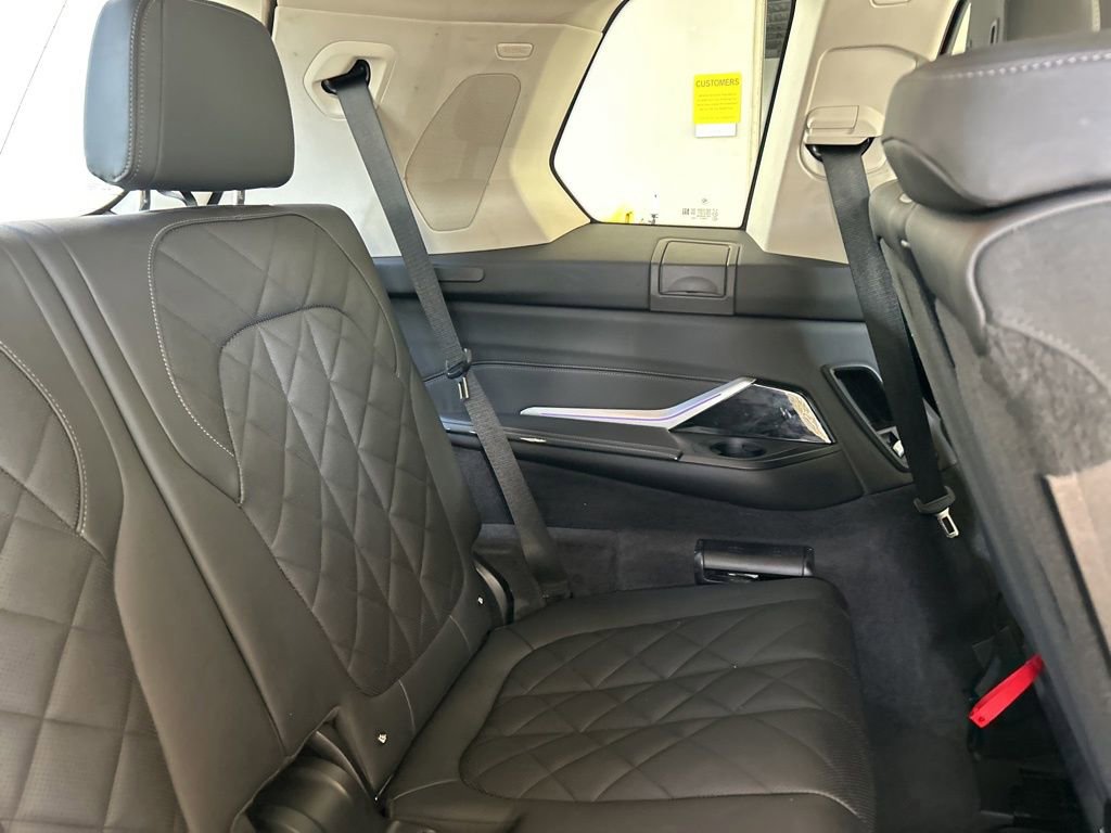 Used 2025 BMW X7 xDrive40i image 42