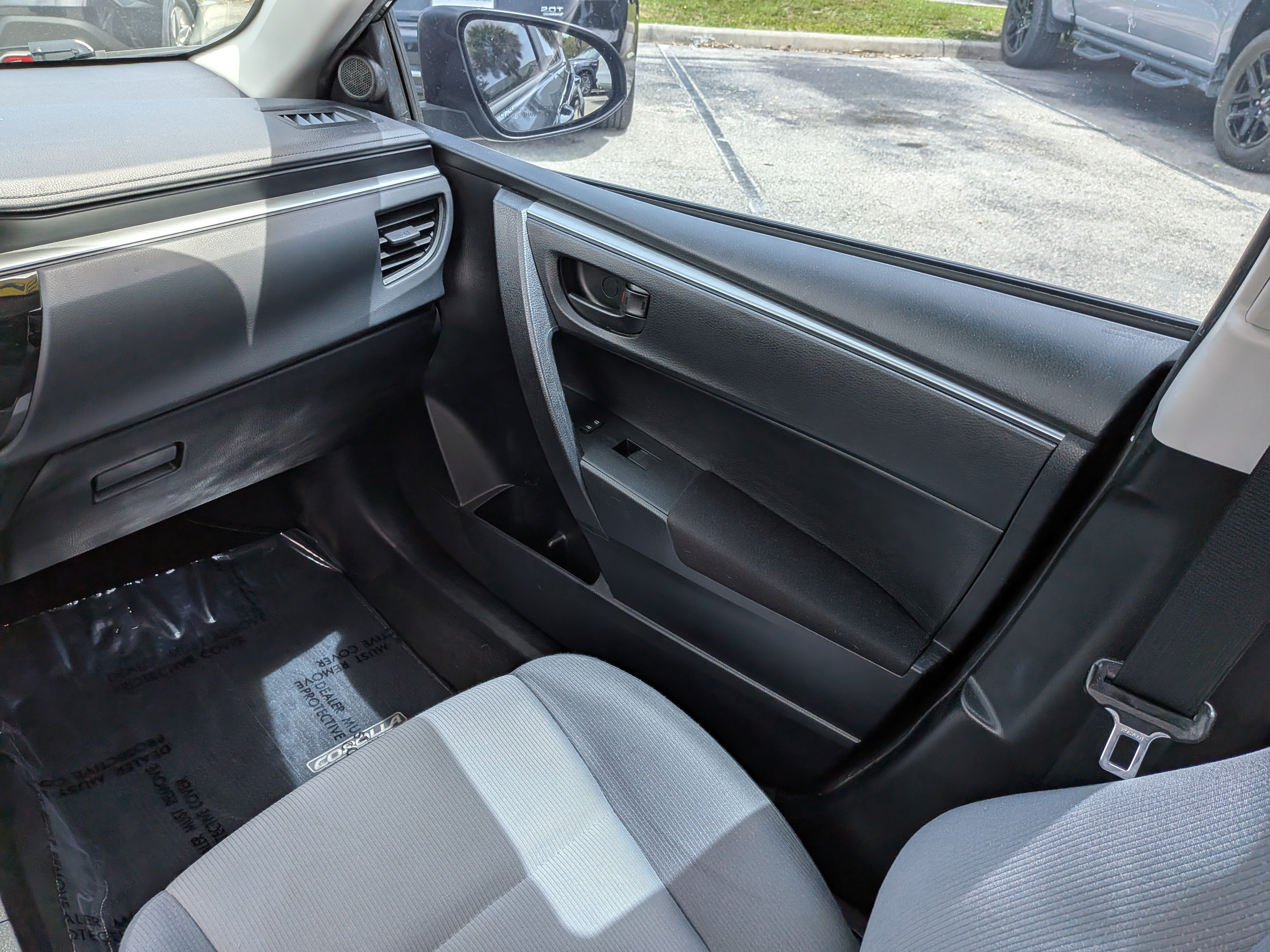 Used 2016 Toyota Corolla L FWD image 17