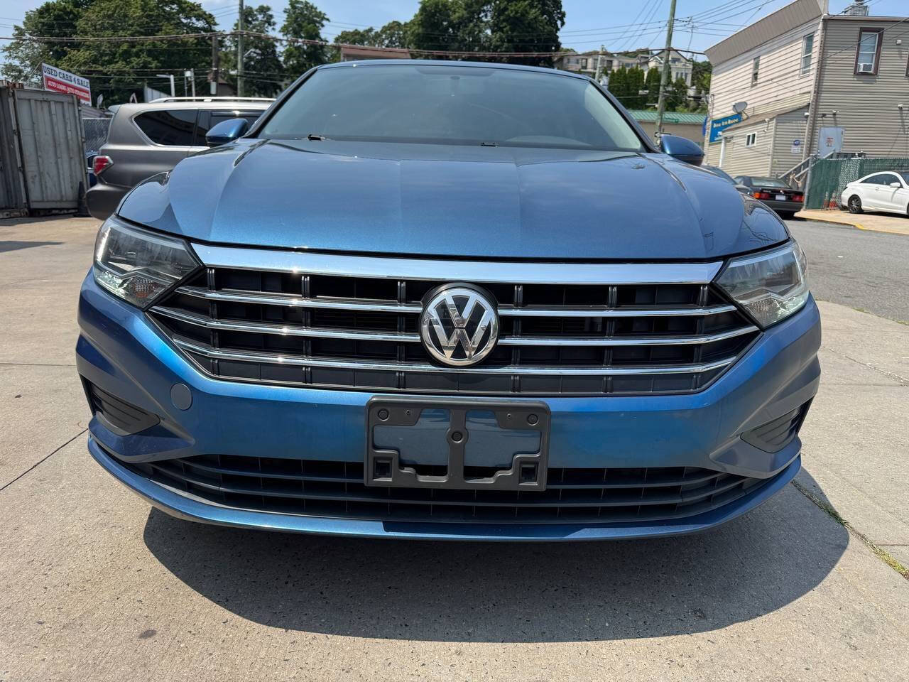 Used 2019 Volkswagen Jetta SE FWD image 2
