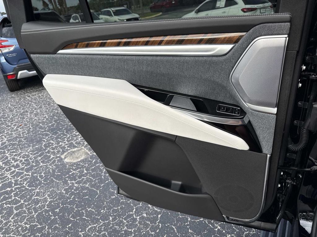 New 2026 Cadillac Escalade Platinum Sport w/ LPO, ONYX Package AWD/4WD image 13