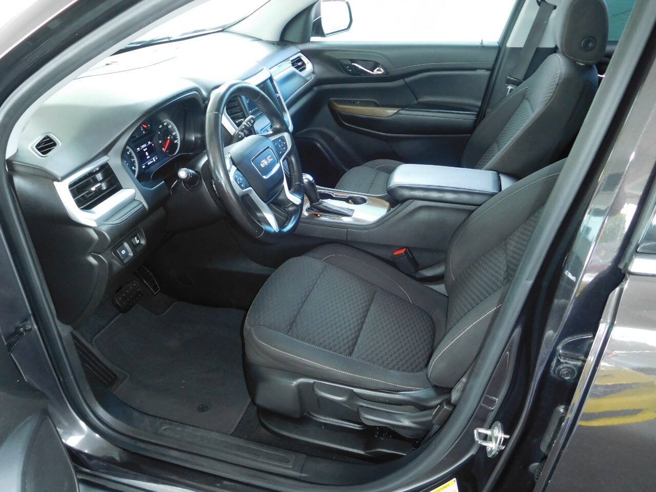 Used 2019 GMC Acadia SLE FWD image 10