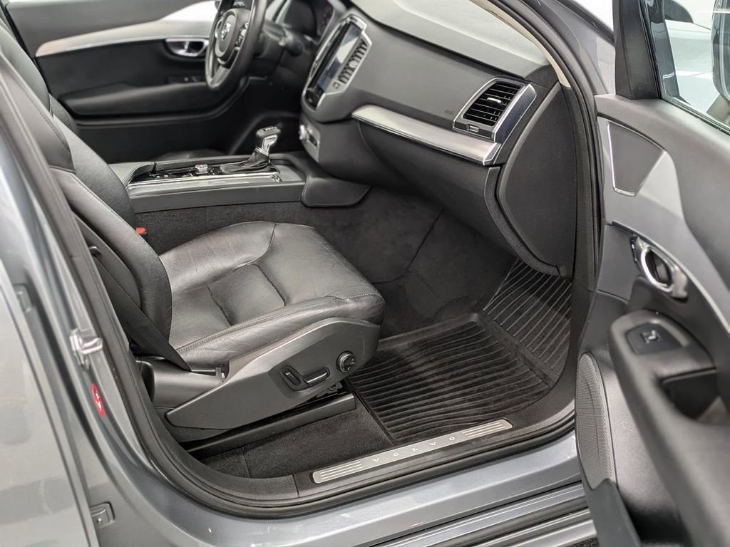 Used 2016 Volvo XC90 T5 Momentum image 19