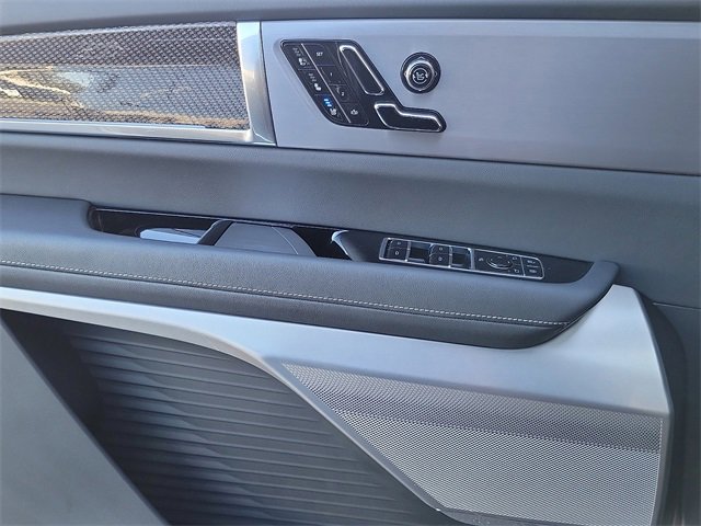 Used 2026 Cadillac Vistiq Luxury image 18