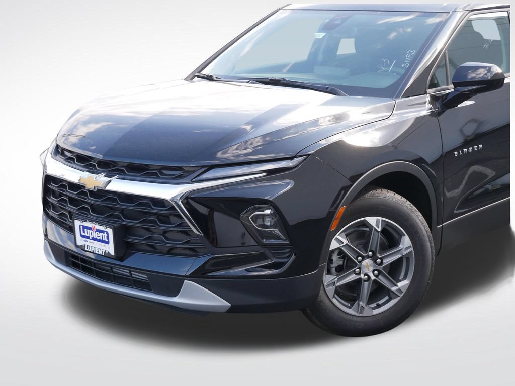 New 2026 Chevrolet Blazer LT w/ Convenience Package AWD/4WD image 28
