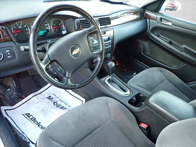 Used 2014 Chevrolet Impala LT w/ LT Sunroof Package image 9