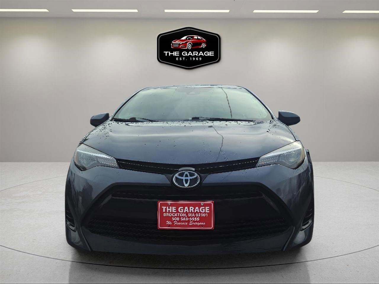 Used 2019 Toyota Corolla LE FWD image 2