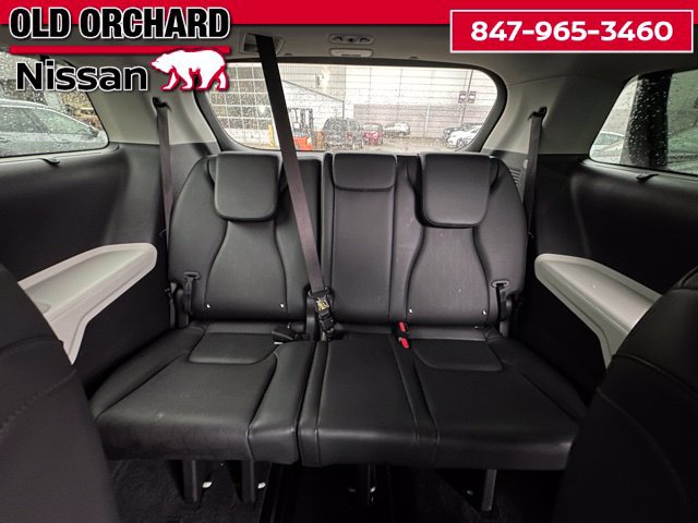 Used 2024 Kia Carnival EX FWD image 13