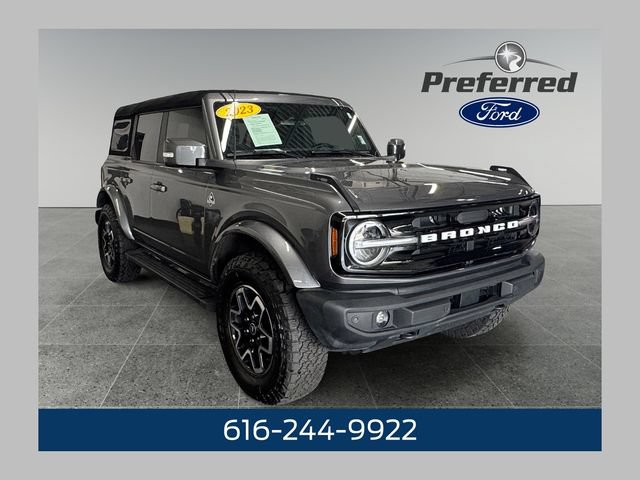 Used 2023 Ford Bronco Outer Banks AWD/4WD image 1