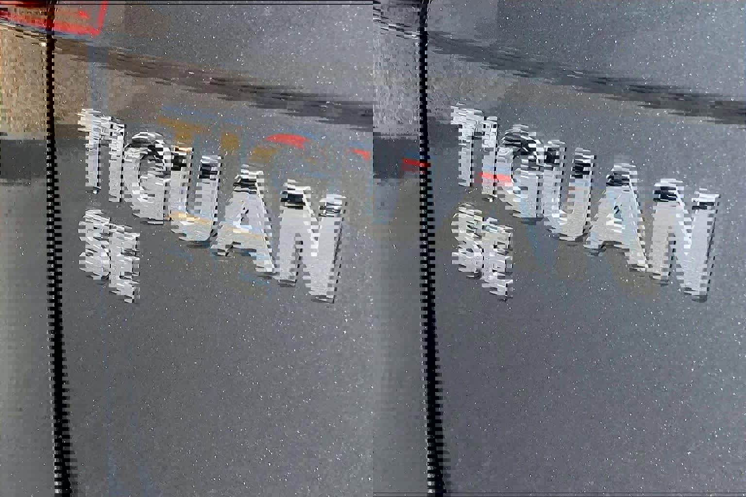 Used 2020 Volkswagen Tiguan SE image 31