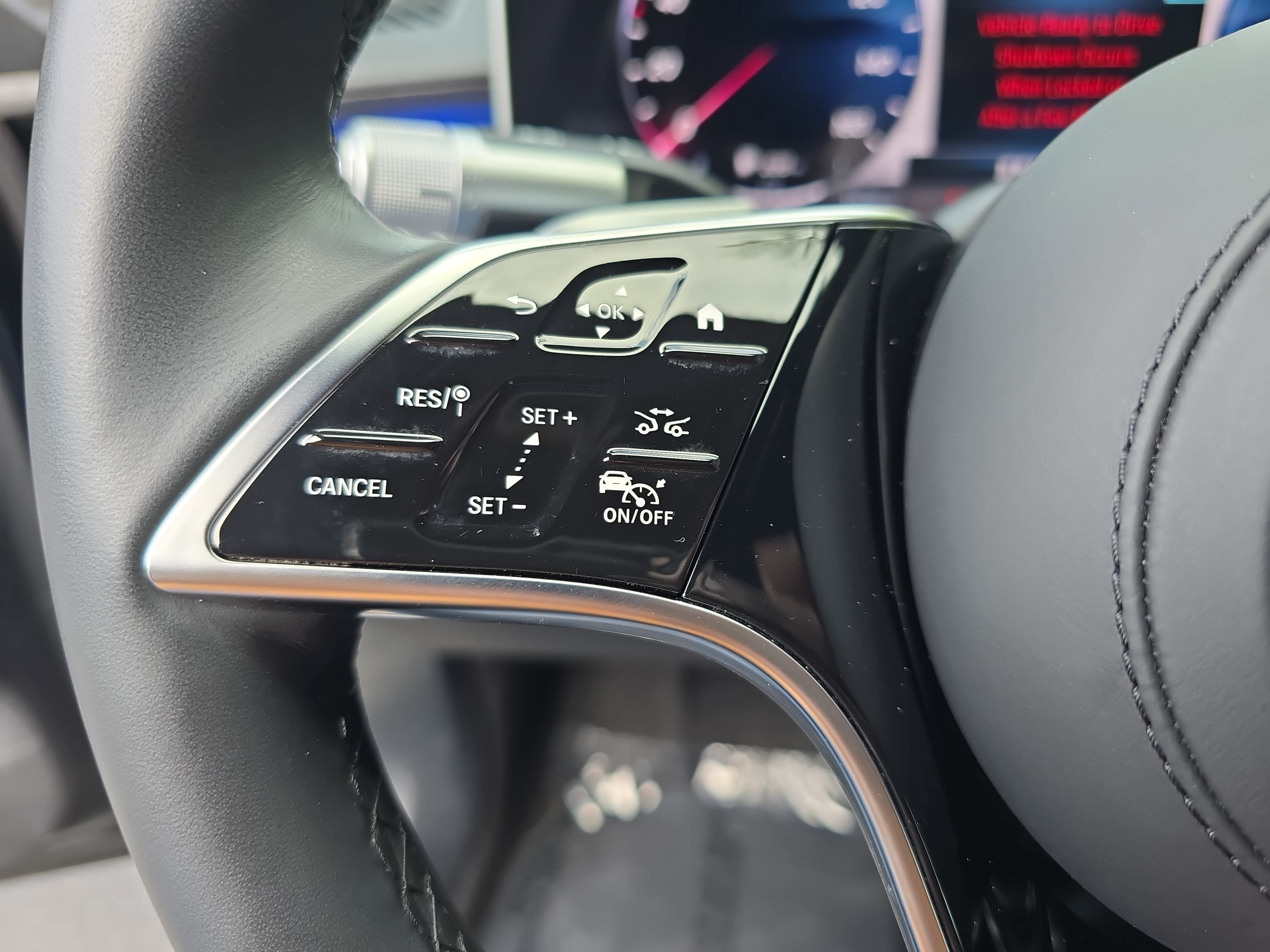 Used 2025 Mercedes-Benz S 580e 4MATIC Sedan image 17