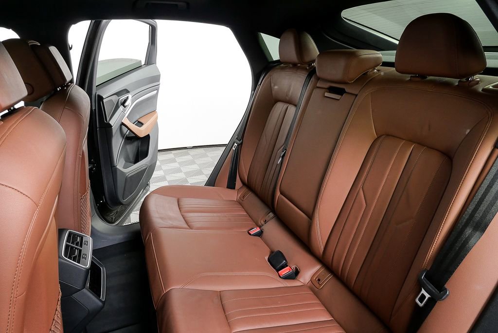 Certified 2022 Audi e-tron Premium image 20