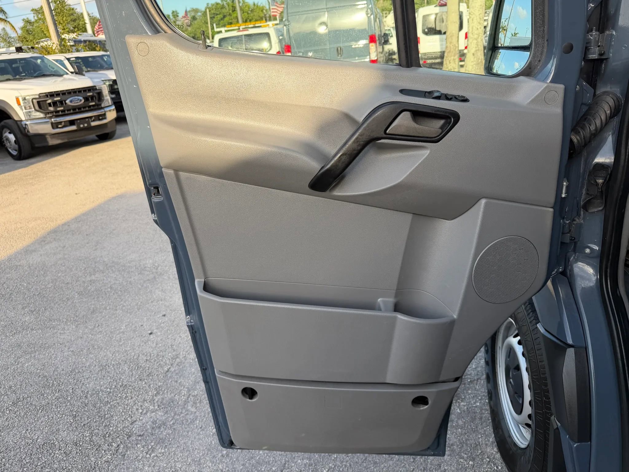 Used 2018 Mercedes-Benz Sprinter 2500 image 10