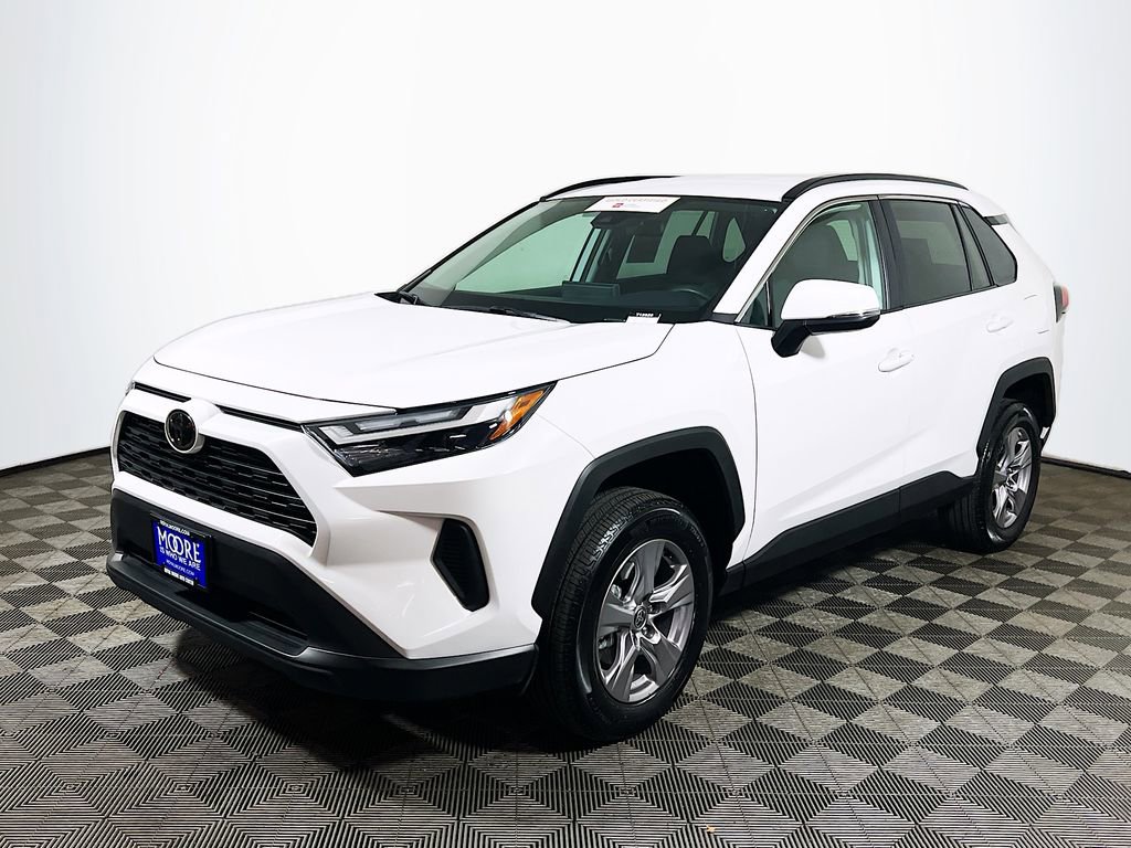 Certified 2025 Toyota RAV4 XLE AWD/4WD image 4