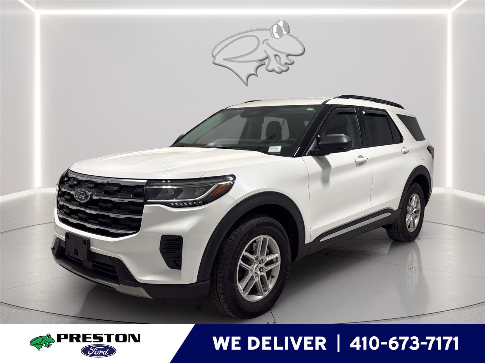 Used 2025 Ford Explorer Active AWD/4WD image 1