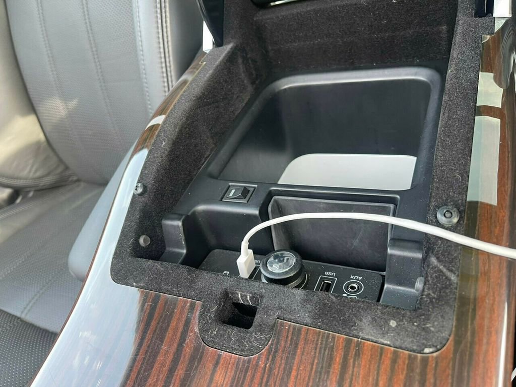 Used 2015 Land Rover Range Rover Supercharged AWD/4WD image 38
