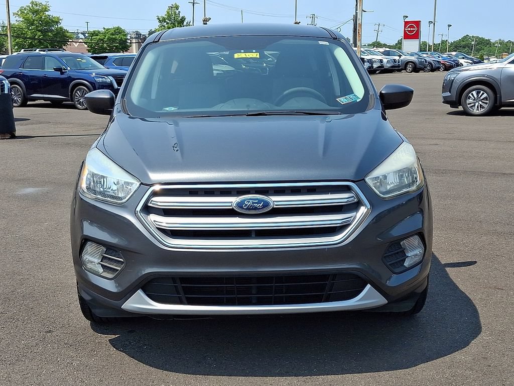 Used 2017 Ford Escape SE w/ SE Cold Weather Package FWD image 2